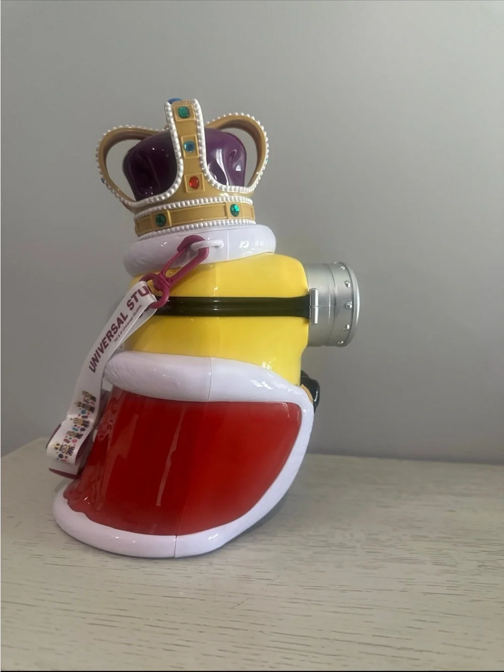Universal Studios Minions King Bob Popcorn bucket ⭐️NEW⭐️